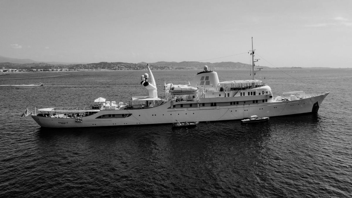 The Woman in Cabin 10: Murder Mystery Yacht Experience Christina O